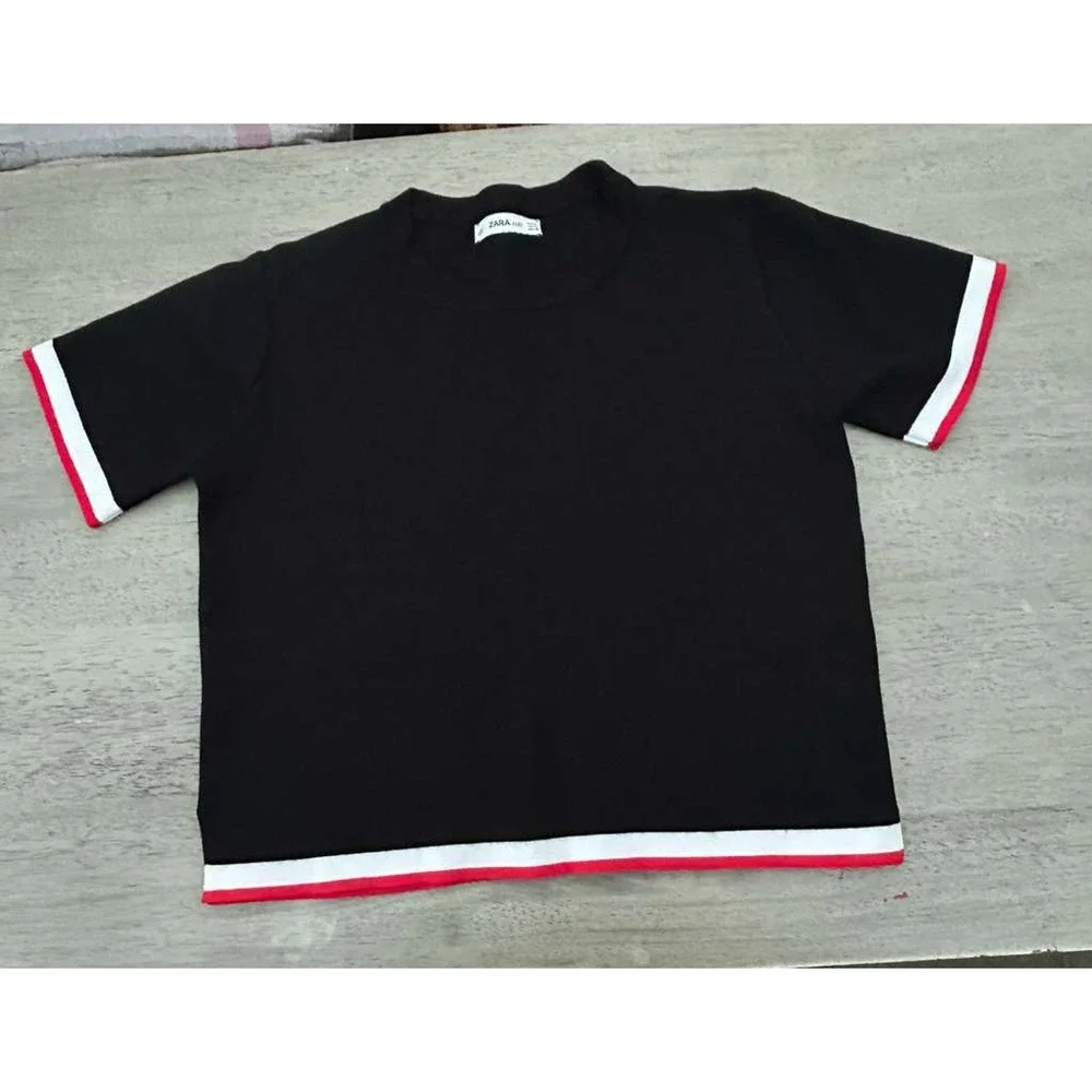 Zara Knit Black Short Sleeve Sweater Top Red White Trim Women's‎ Size M Viscose